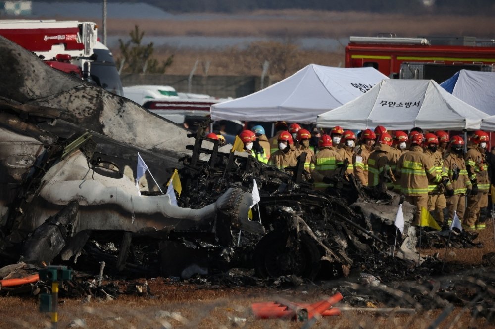 BREAKING NEWS: Small chance of survivors in deadly Jeju Air crash